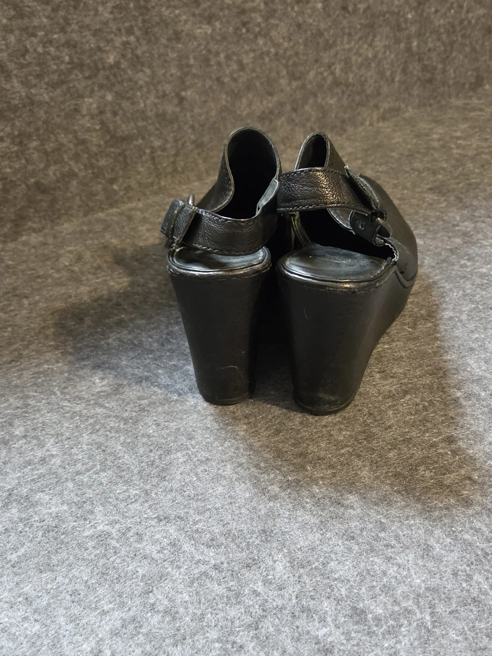 Børn Black Leather Wedge Slingback Clogs with Silver Buckle